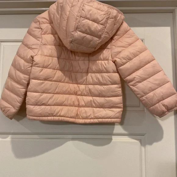 Old Navy size 4T puffer jacket in pink - Picture 4 of 4